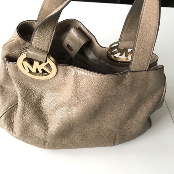Authentic Micheal Kors large hobo bag - Picture 11 of 12
